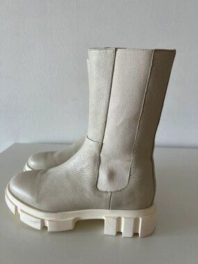 Free People Brooks Lug Sole Chelsea Boots - Chalk Color - Size w 6.5